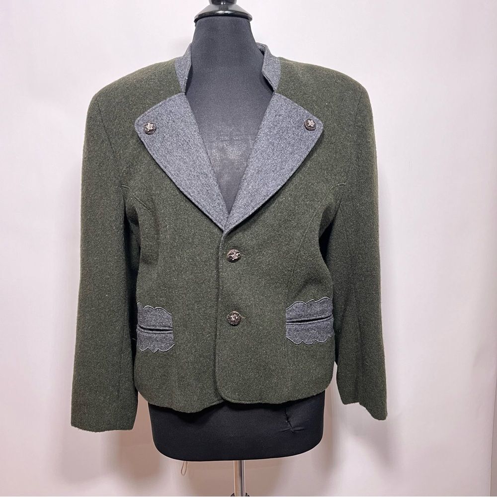 Vintage  Lizwear by Liz Claiborne  Olive Green Wool Military Style Blazer/Jacket